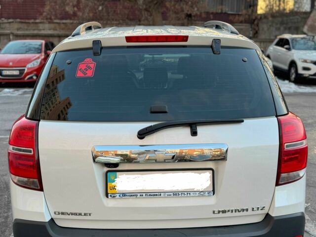 Белый Шевроле Каптива, объемом двигателя 2.4 л и пробегом 172 тыс. км за 11500 $, фото 4 на Automoto.ua