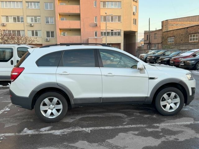 Белый Шевроле Каптива, объемом двигателя 2.4 л и пробегом 172 тыс. км за 11500 $, фото 1 на Automoto.ua