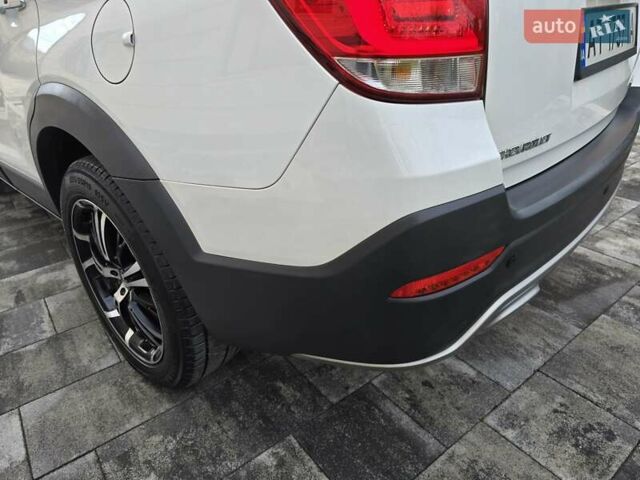 Белый Шевроле Каптива, объемом двигателя 2.2 л и пробегом 205 тыс. км за 11900 $, фото 62 на Automoto.ua