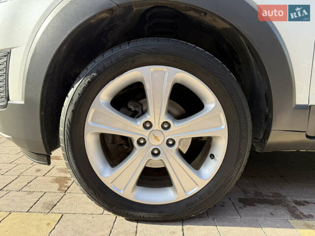 Білий Шевроле Каптіва, об'ємом двигуна 2.2 л та пробігом 200 тис. км за 13604 $, фото 81 на Automoto.ua