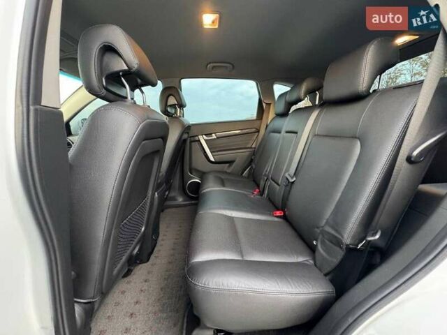 Білий Шевроле Каптіва, об'ємом двигуна 2.2 л та пробігом 150 тис. км за 11900 $, фото 19 на Automoto.ua