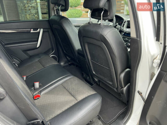 Белый Шевроле Каптива, объемом двигателя 2.2 л и пробегом 177 тыс. км за 12900 $, фото 25 на Automoto.ua