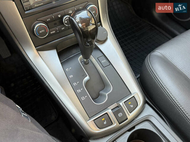 Білий Шевроле Каптіва, об'ємом двигуна 2.2 л та пробігом 200 тис. км за 13604 $, фото 45 на Automoto.ua