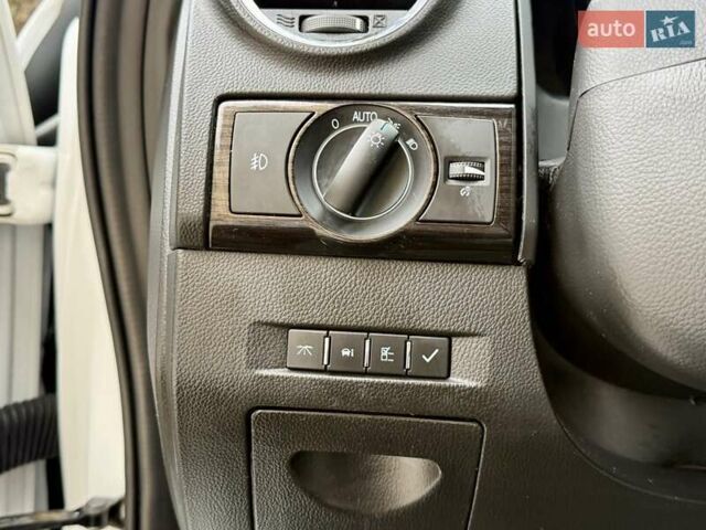 Белый Шевроле Каптива, объемом двигателя 2.4 л и пробегом 220 тыс. км за 7999 $, фото 57 на Automoto.ua