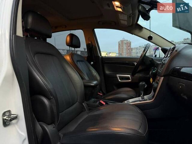 Білий Шевроле Каптіва, об'ємом двигуна 2.38 л та пробігом 139 тис. км за 10490 $, фото 11 на Automoto.ua