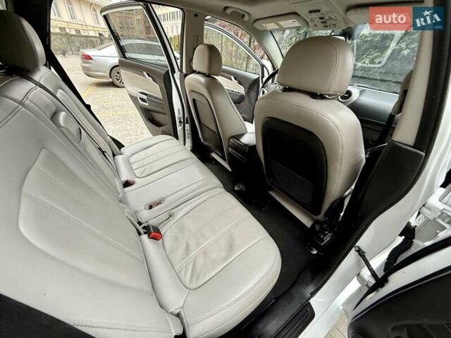 Белый Шевроле Каптива, объемом двигателя 2.4 л и пробегом 220 тыс. км за 7999 $, фото 15 на Automoto.ua