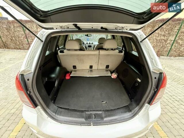 Белый Шевроле Каптива, объемом двигателя 2.4 л и пробегом 220 тыс. км за 7999 $, фото 31 на Automoto.ua