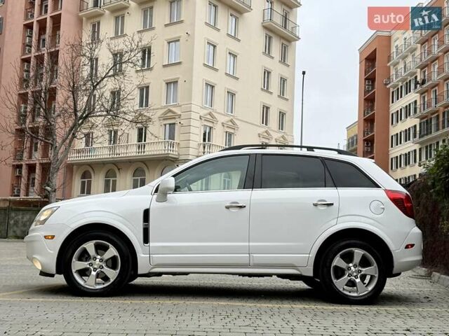 Белый Шевроле Каптива, объемом двигателя 2.4 л и пробегом 220 тыс. км за 7999 $, фото 1 на Automoto.ua