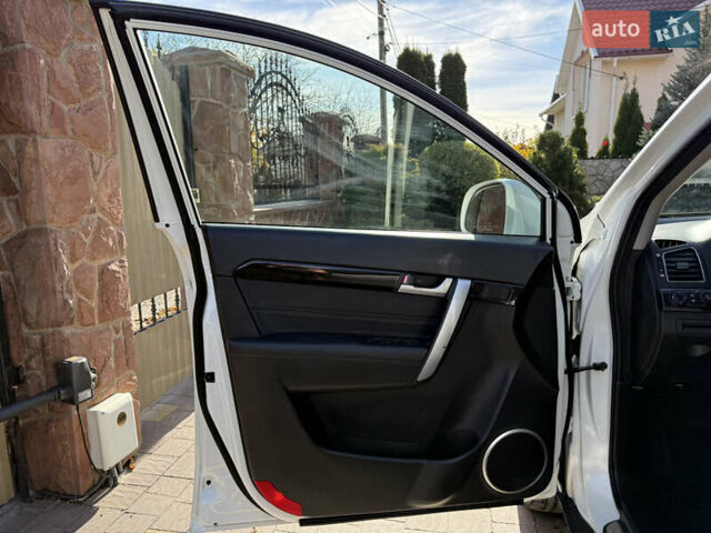 Білий Шевроле Каптіва, об'ємом двигуна 2.2 л та пробігом 200 тис. км за 13604 $, фото 21 на Automoto.ua