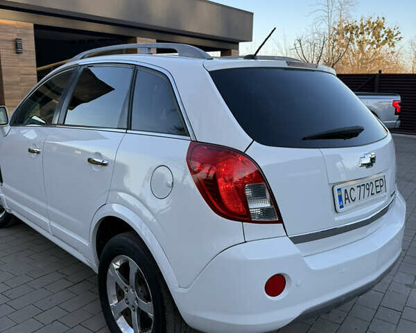 Белый Шевроле Каптива, объемом двигателя 2.38 л и пробегом 173 тыс. км за 9300 $, фото 4 на Automoto.ua