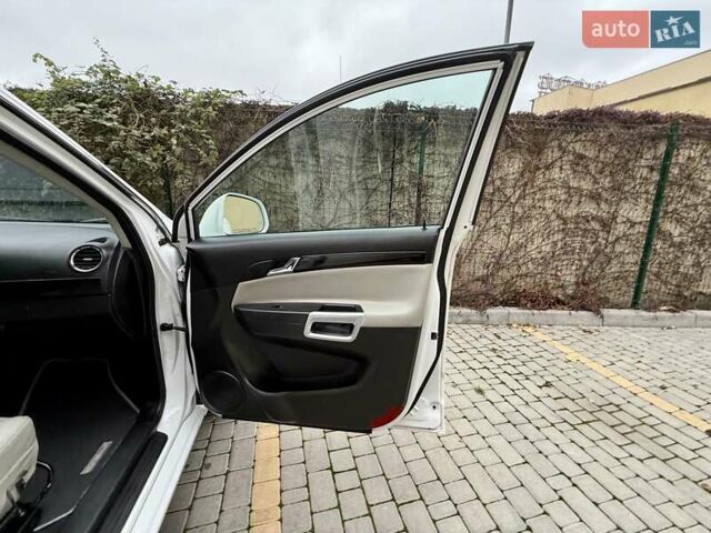 Белый Шевроле Каптива, объемом двигателя 2.4 л и пробегом 220 тыс. км за 7999 $, фото 45 на Automoto.ua