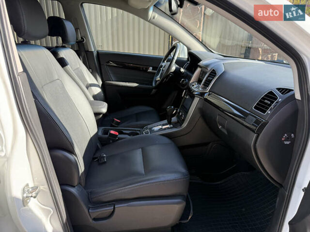 Білий Шевроле Каптіва, об'ємом двигуна 2.2 л та пробігом 200 тис. км за 13604 $, фото 76 на Automoto.ua
