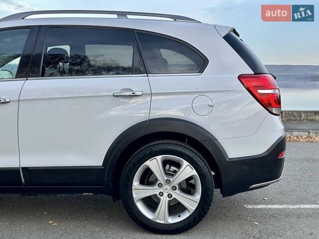 Білий Шевроле Каптіва, об'ємом двигуна 2.23 л та пробігом 158 тис. км за 12900 $, фото 38 на Automoto.ua