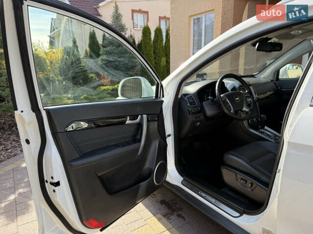 Білий Шевроле Каптіва, об'ємом двигуна 2.2 л та пробігом 200 тис. км за 13604 $, фото 20 на Automoto.ua