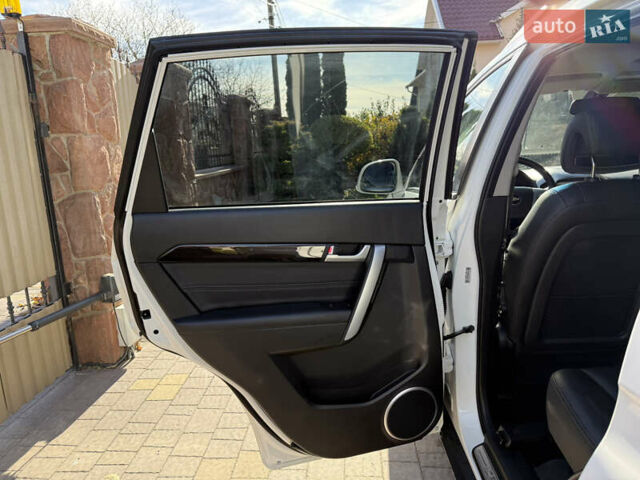 Білий Шевроле Каптіва, об'ємом двигуна 2.2 л та пробігом 200 тис. км за 13604 $, фото 49 на Automoto.ua