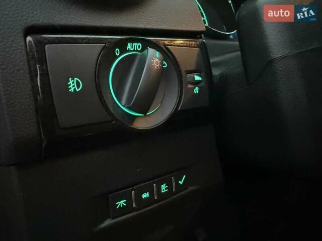 Білий Шевроле Каптіва, об'ємом двигуна 2.38 л та пробігом 139 тис. км за 10490 $, фото 15 на Automoto.ua