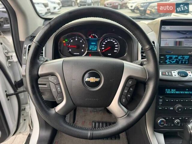 Білий Шевроле Каптіва, об'ємом двигуна 2.2 л та пробігом 150 тис. км за 11900 $, фото 10 на Automoto.ua