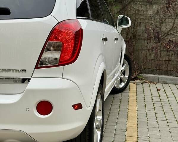 Белый Шевроле Каптива, объемом двигателя 2.4 л и пробегом 220 тыс. км за 7999 $, фото 22 на Automoto.ua