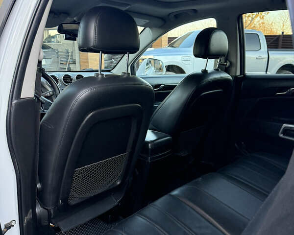 Белый Шевроле Каптива, объемом двигателя 2.38 л и пробегом 173 тыс. км за 9300 $, фото 14 на Automoto.ua