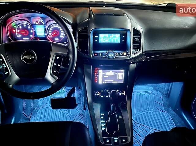 Білий Шевроле Каптіва, об'ємом двигуна 2.23 л та пробігом 158 тис. км за 12900 $, фото 94 на Automoto.ua