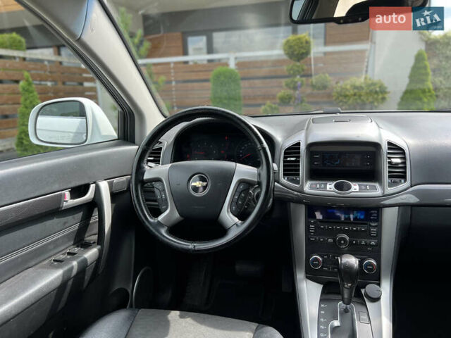 Белый Шевроле Каптива, объемом двигателя 2.2 л и пробегом 177 тыс. км за 12900 $, фото 28 на Automoto.ua