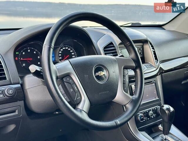 Білий Шевроле Каптіва, об'ємом двигуна 2.23 л та пробігом 158 тис. км за 12900 $, фото 76 на Automoto.ua