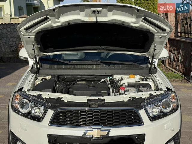 Білий Шевроле Каптіва, об'ємом двигуна 2.2 л та пробігом 200 тис. км за 13604 $, фото 92 на Automoto.ua