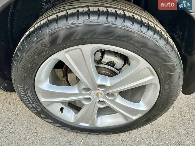 Білий Шевроле Каптіва, об'ємом двигуна 2.23 л та пробігом 158 тис. км за 12900 $, фото 79 на Automoto.ua