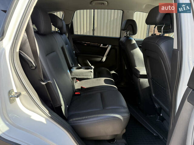 Білий Шевроле Каптіва, об'ємом двигуна 2.2 л та пробігом 200 тис. км за 13604 $, фото 69 на Automoto.ua