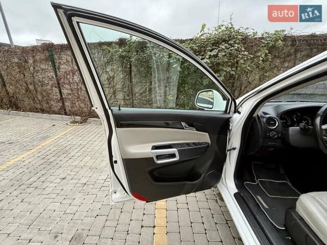 Белый Шевроле Каптива, объемом двигателя 2.4 л и пробегом 220 тыс. км за 7999 $, фото 49 на Automoto.ua