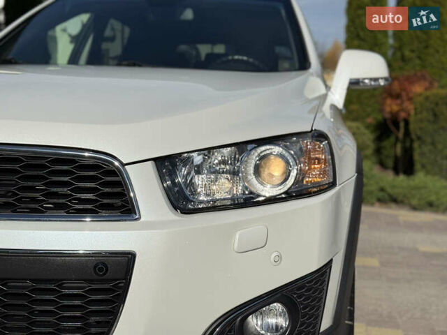 Білий Шевроле Каптіва, об'ємом двигуна 2.2 л та пробігом 200 тис. км за 13604 $, фото 17 на Automoto.ua