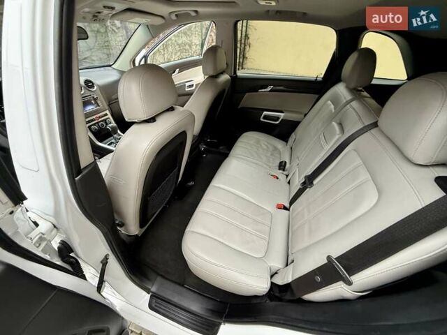 Белый Шевроле Каптива, объемом двигателя 2.4 л и пробегом 220 тыс. км за 7999 $, фото 40 на Automoto.ua