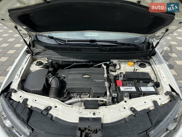 Белый Шевроле Каптива, объемом двигателя 2.2 л и пробегом 177 тыс. км за 12900 $, фото 35 на Automoto.ua