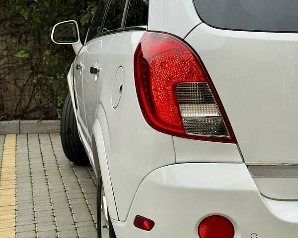 Белый Шевроле Каптива, объемом двигателя 2.4 л и пробегом 220 тыс. км за 7999 $, фото 25 на Automoto.ua