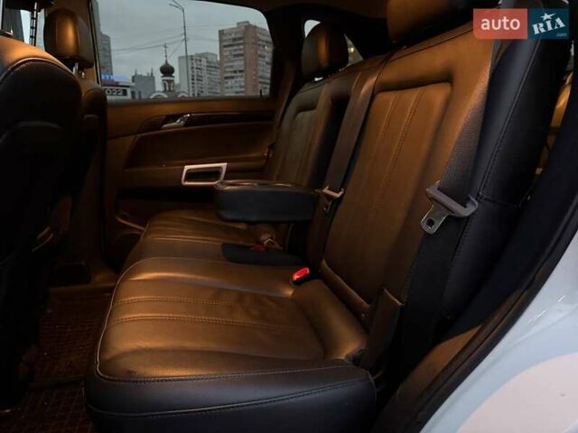 Білий Шевроле Каптіва, об'ємом двигуна 2.38 л та пробігом 139 тис. км за 10490 $, фото 9 на Automoto.ua