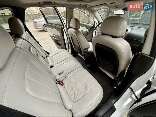 Белый Шевроле Каптива, объемом двигателя 2.4 л и пробегом 220 тыс. км за 7999 $, фото 35 на Automoto.ua