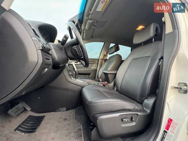 Білий Шевроле Каптіва, об'ємом двигуна 2.2 л та пробігом 150 тис. км за 11900 $, фото 17 на Automoto.ua