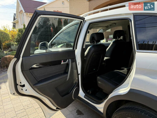 Білий Шевроле Каптіва, об'ємом двигуна 2.2 л та пробігом 200 тис. км за 13604 $, фото 48 на Automoto.ua