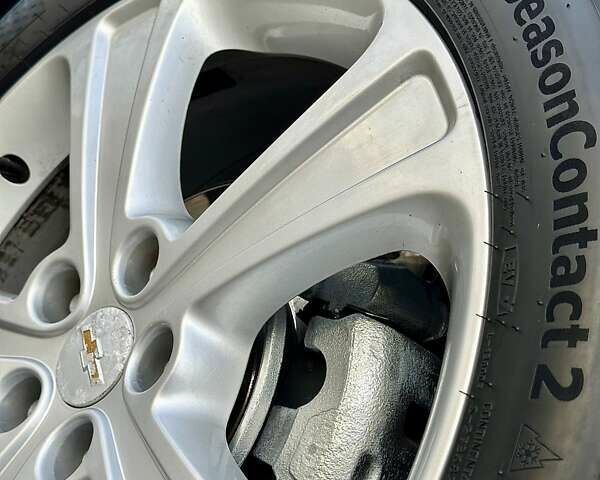 Білий Шевроле Каптіва, об'ємом двигуна 2.23 л та пробігом 158 тис. км за 12900 $, фото 28 на Automoto.ua