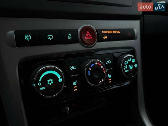 Білий Шевроле Каптіва, об'ємом двигуна 2.38 л та пробігом 139 тис. км за 10490 $, фото 20 на Automoto.ua