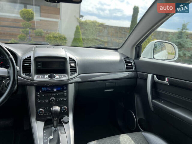 Белый Шевроле Каптива, объемом двигателя 2.2 л и пробегом 177 тыс. км за 12900 $, фото 29 на Automoto.ua