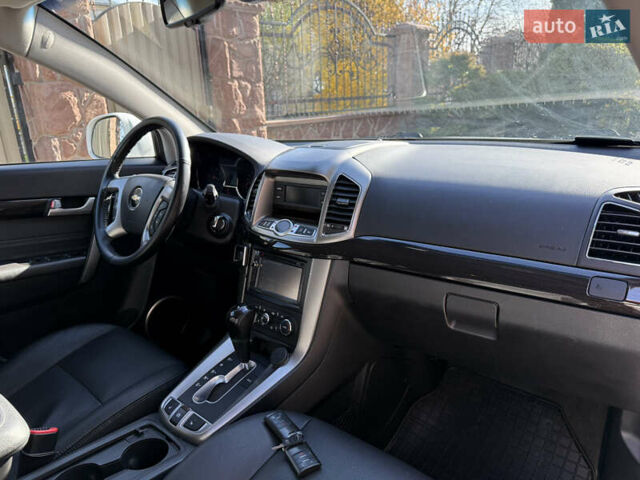 Білий Шевроле Каптіва, об'ємом двигуна 2.2 л та пробігом 200 тис. км за 13604 $, фото 79 на Automoto.ua