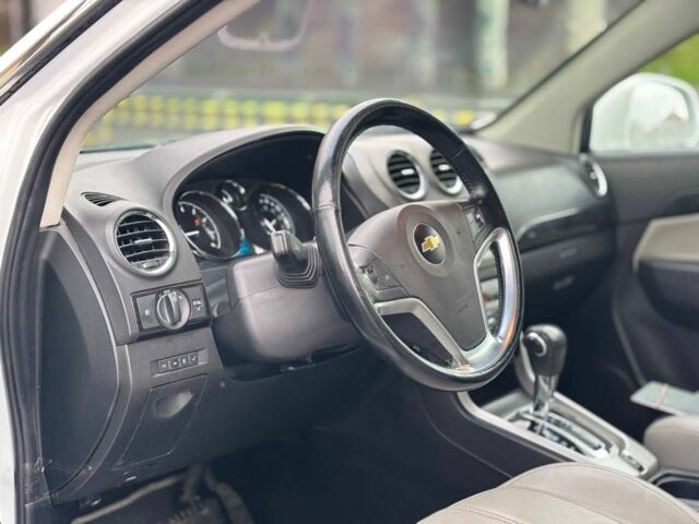 Білий Шевроле Каптіва, об'ємом двигуна 2.4 л та пробігом 1 тис. км за 7500 $, фото 8 на Automoto.ua