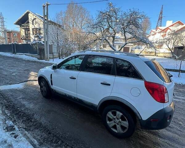 Белый Шевроле Каптива, объемом двигателя 2.4 л и пробегом 248 тыс. км за 8600 $, фото 2 на Automoto.ua