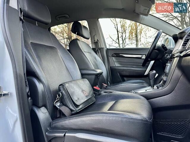 Білий Шевроле Каптіва, об'ємом двигуна 2.23 л та пробігом 158 тис. км за 12900 $, фото 66 на Automoto.ua