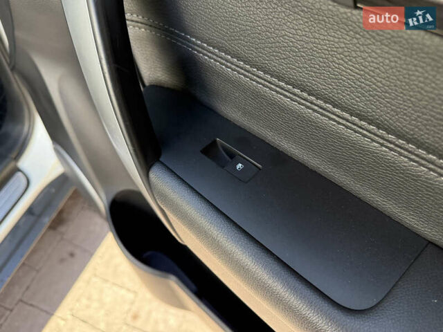 Білий Шевроле Каптіва, об'ємом двигуна 2.2 л та пробігом 200 тис. км за 13604 $, фото 75 на Automoto.ua