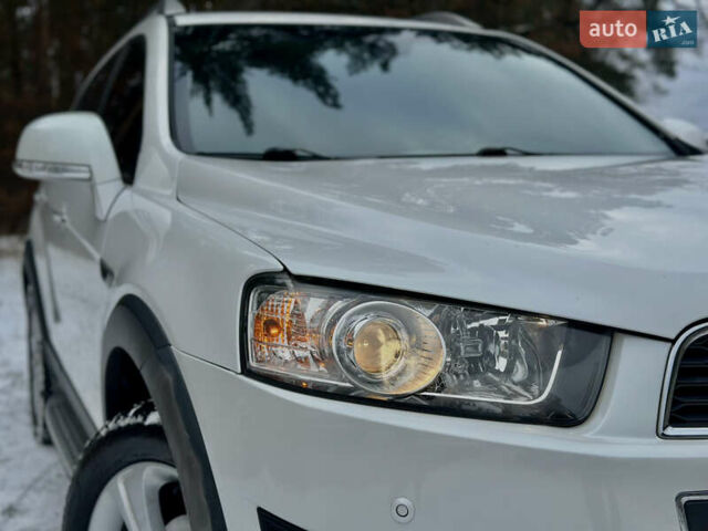 Белый Шевроле Каптива, объемом двигателя 2 л и пробегом 102 тыс. км за 13500 $, фото 11 на Automoto.ua