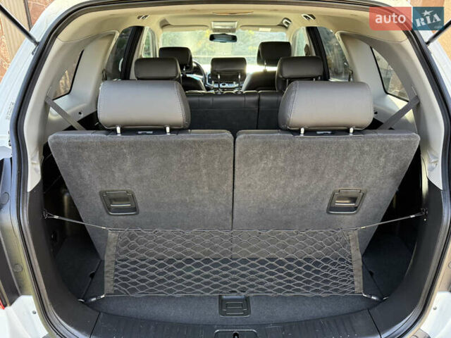 Білий Шевроле Каптіва, об'ємом двигуна 2.2 л та пробігом 200 тис. км за 13604 $, фото 62 на Automoto.ua