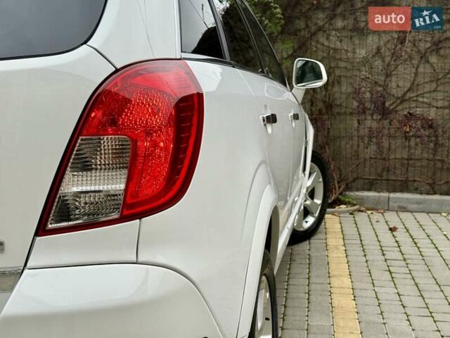 Белый Шевроле Каптива, объемом двигателя 2.4 л и пробегом 220 тыс. км за 7999 $, фото 23 на Automoto.ua