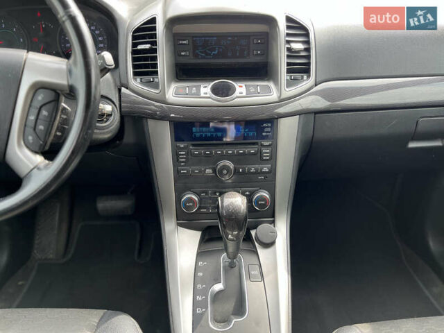 Белый Шевроле Каптива, объемом двигателя 2.2 л и пробегом 177 тыс. км за 12900 $, фото 30 на Automoto.ua